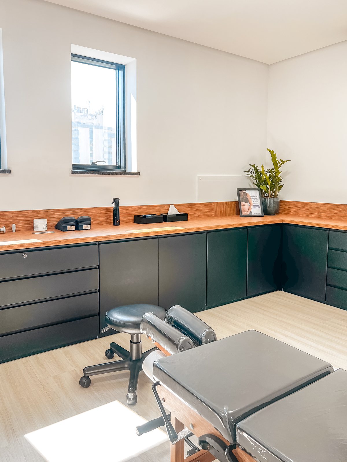 Detalhe de avaliação cervical na clínica Axium